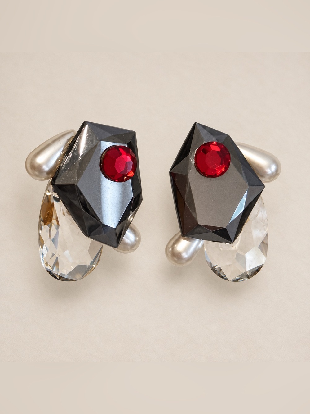 Rare 1980s Wendy Gell Asymmetric Lucite Crystal Clip Earrings